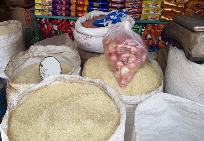 তেলের সঙ্গে চাল, পেঁয়াজের দামও ঊর্ধ্বমুখি