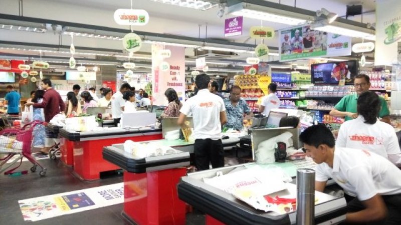 ভ্যাটের চাপে গ্রাহক হারাচ্ছে সুপারশপ