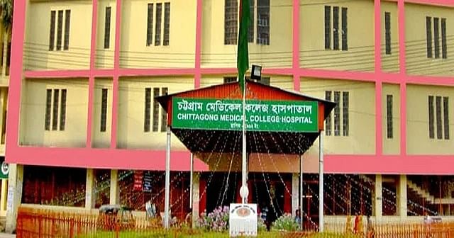 প্রণোদনার টাকা পাচ্ছেন না চিকিৎসকেরা