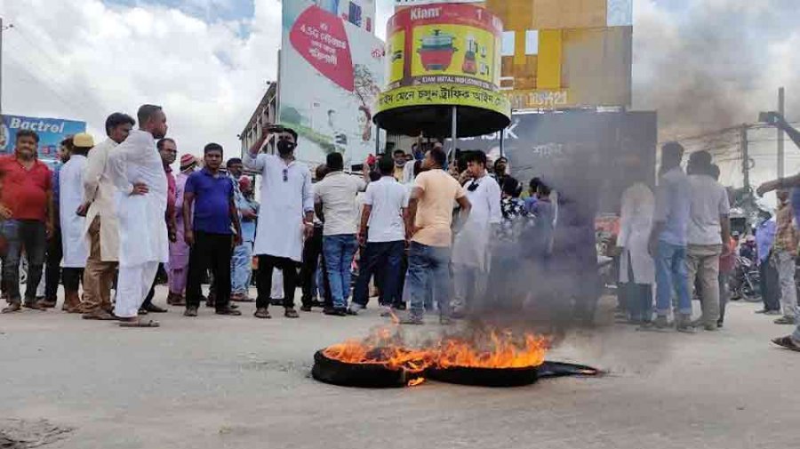 কুষ্টিয়ায় সাংবাদিক হাসিবুর রহমান রুবেল হত্যার প্রতিবাদে মহাসড়ক অবরোধ