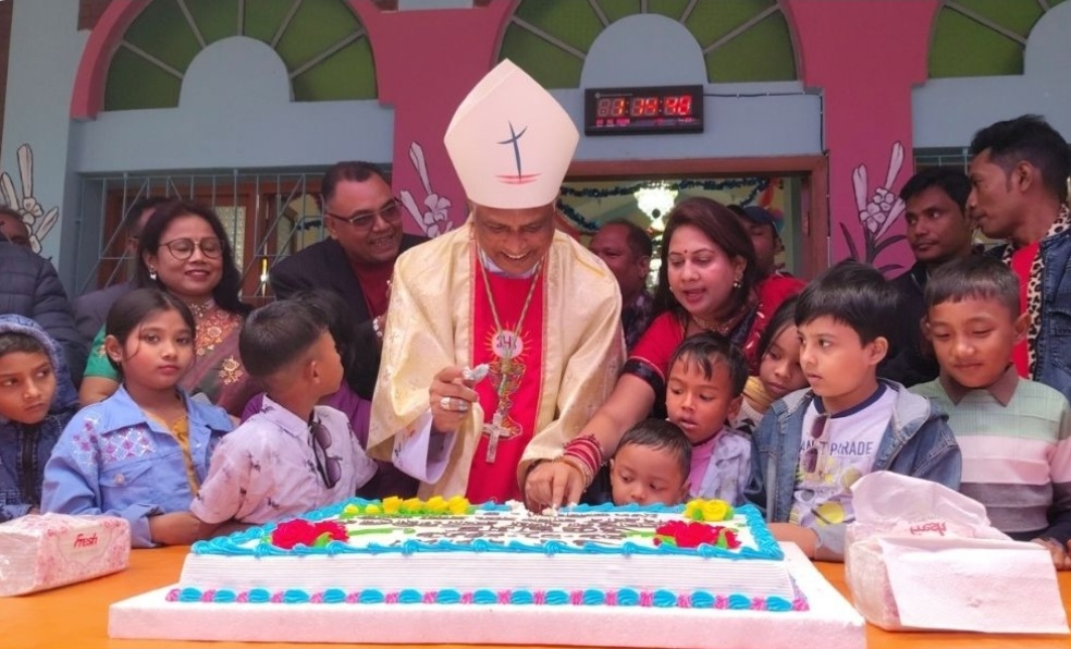 খ্রিস্টান সম্প্রদায়ের সবচেয়ে বড় ধর্মীয় উৎসব ‘বড়দিন’ পালিত