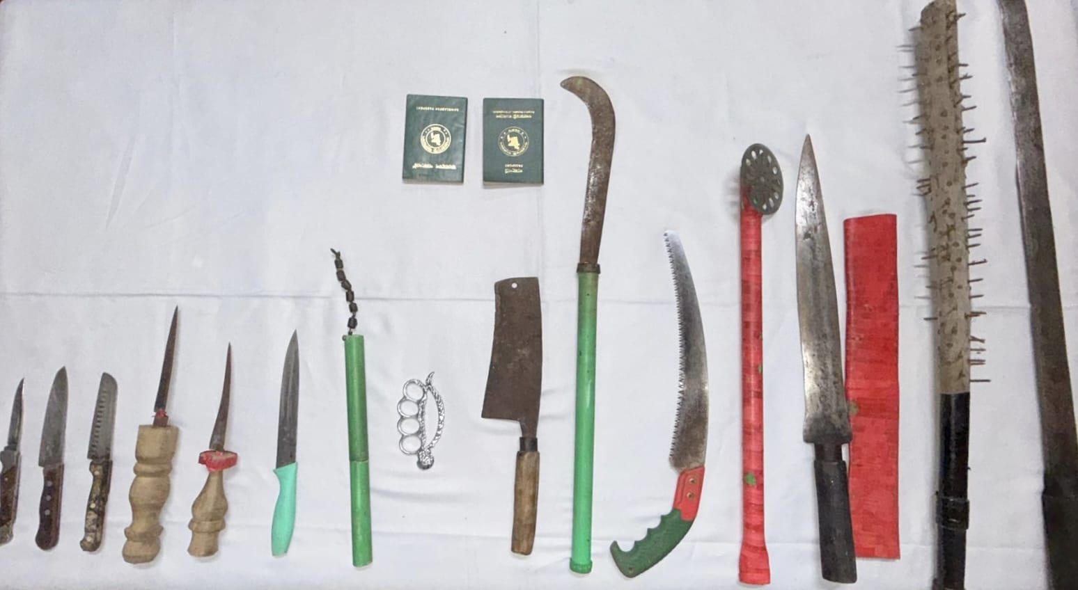 সেনাবাহিনীর অভিযানে দেশীয় অস্ত্র উদ্ধার