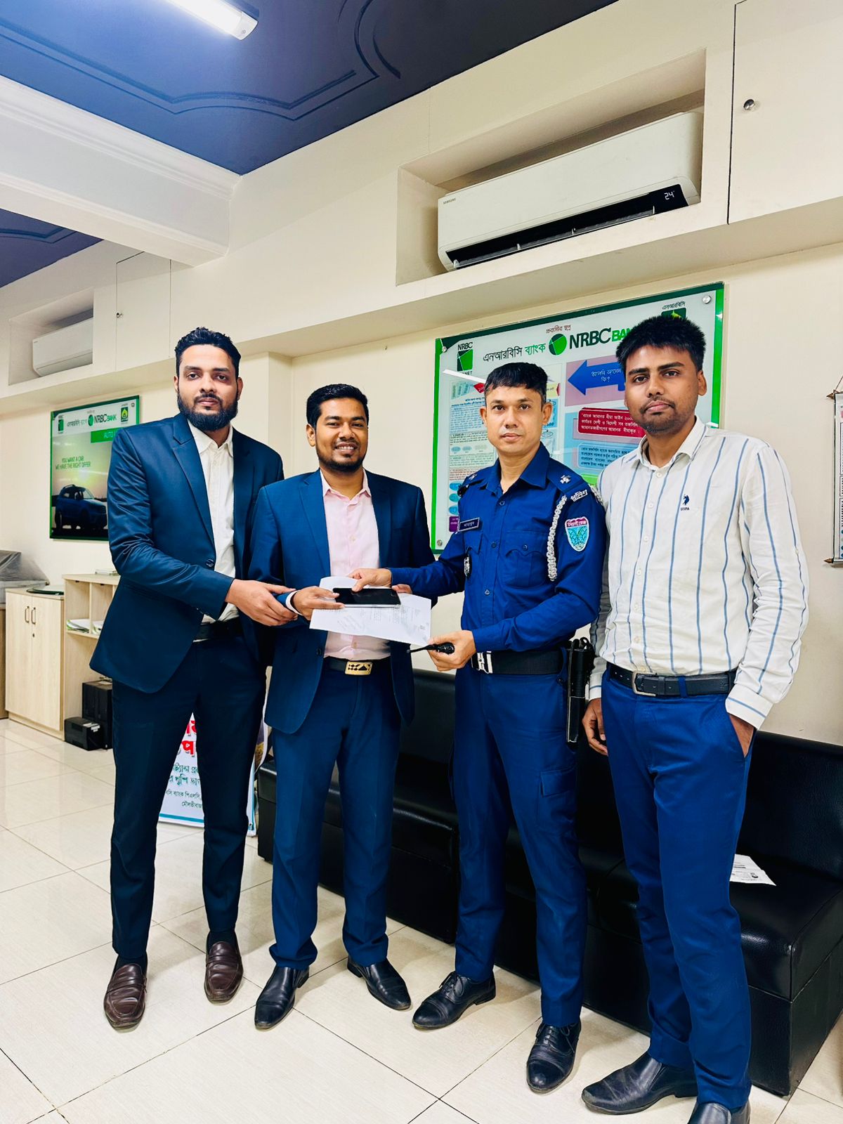 চৌধুরী মেরাজের হারানো মোবাইল ফোন উদ্ধার