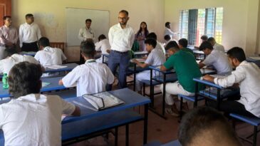 এসএসসি ও সমমানের পরীক্ষা শুরু