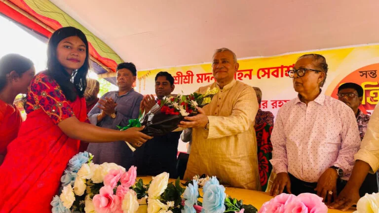 সব নাগরিককে সমৃদ্ধি ও স্বনির্ভরতার পথে এগিয়ে নিতে হবে: এম নাসের রহমান