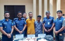 ডাকাত সর্দার রুবেলসহ গ্রেফতার ৩, অস্ত্র উদ্ধার